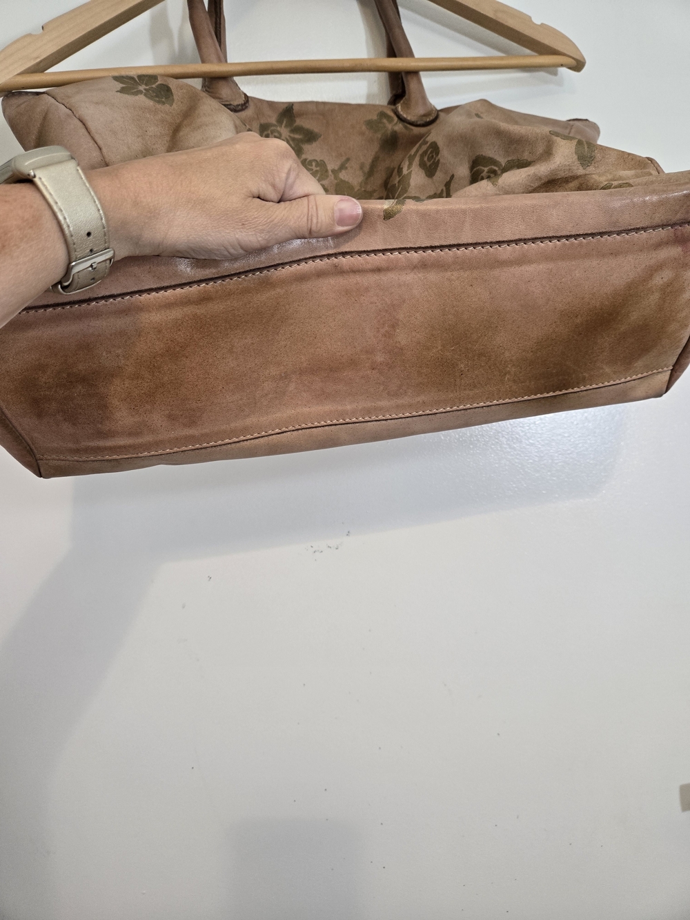 Caterina Lucchi Italian Leather Tote - Geometric & Floral Gold Detail - Picture 5 of 11
